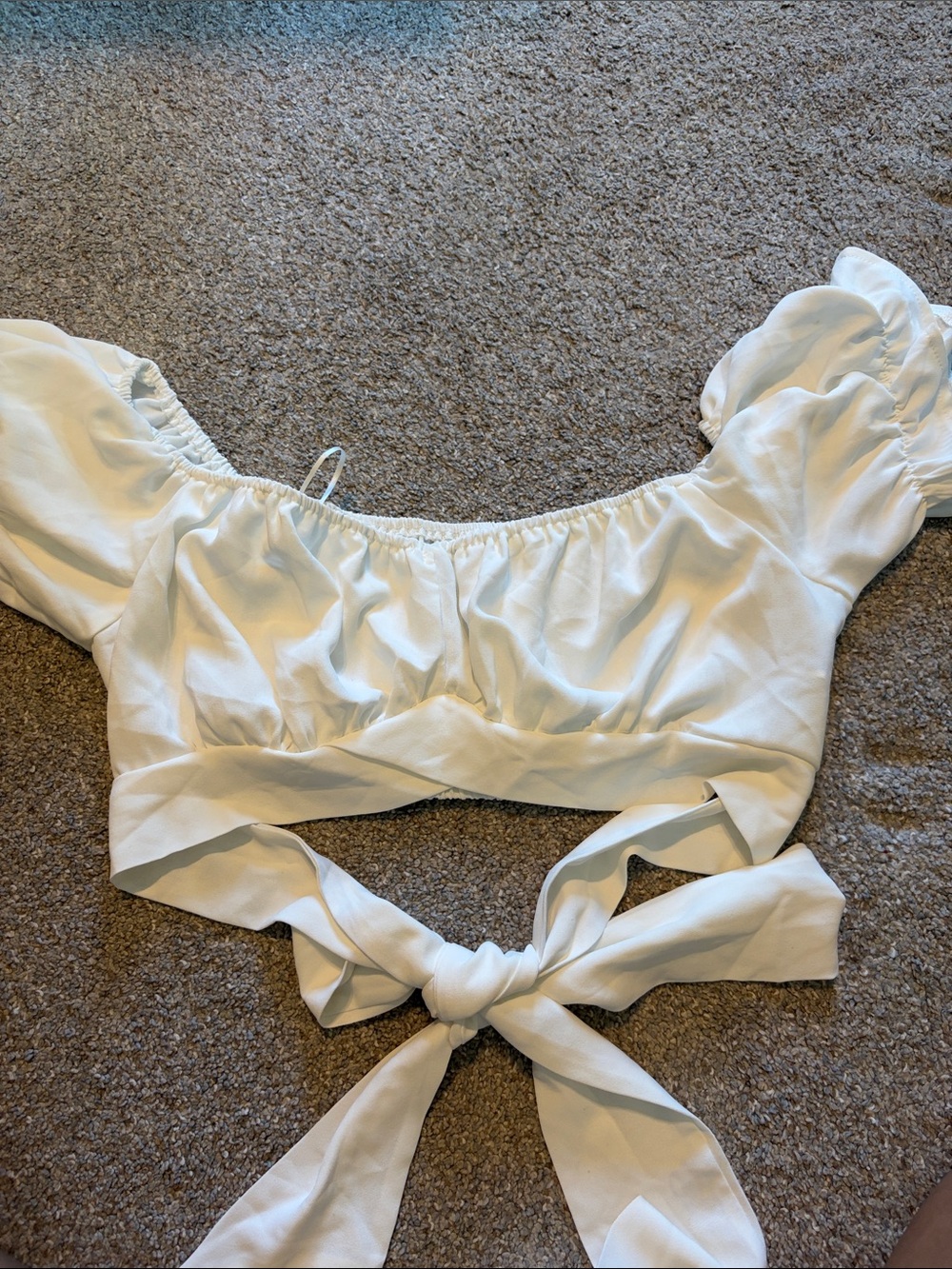 SHEIN White Puff Sleeve Wrap Crop Top